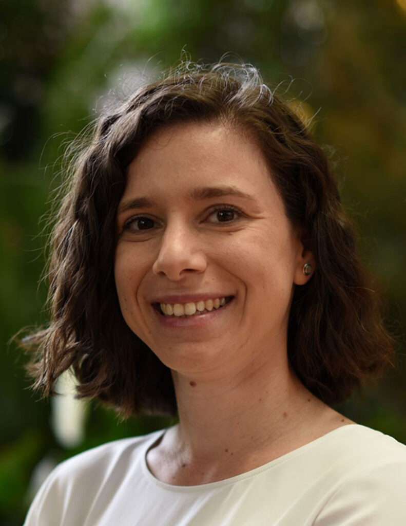 Dr Tatiane Yanes